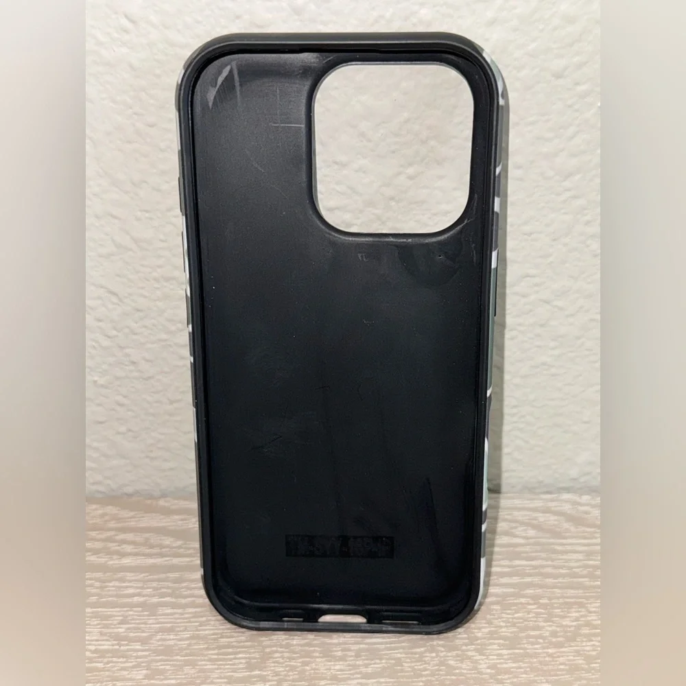 Pelican Magnetic Protector Case for iPhone 16 Pro ||camo